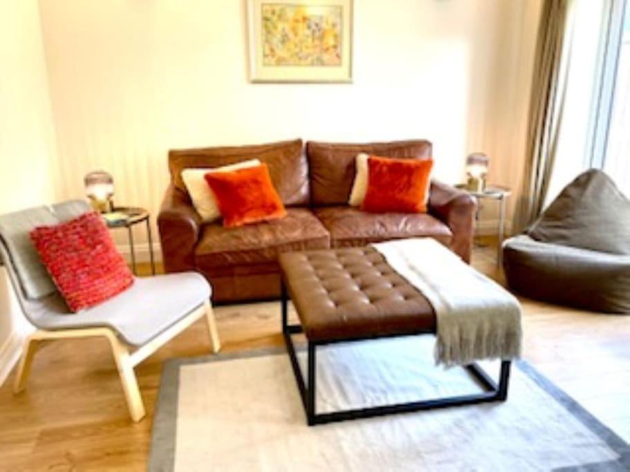 Modern Town House In Cotswolds - 3 Double Bedrooms Witney Exterior foto