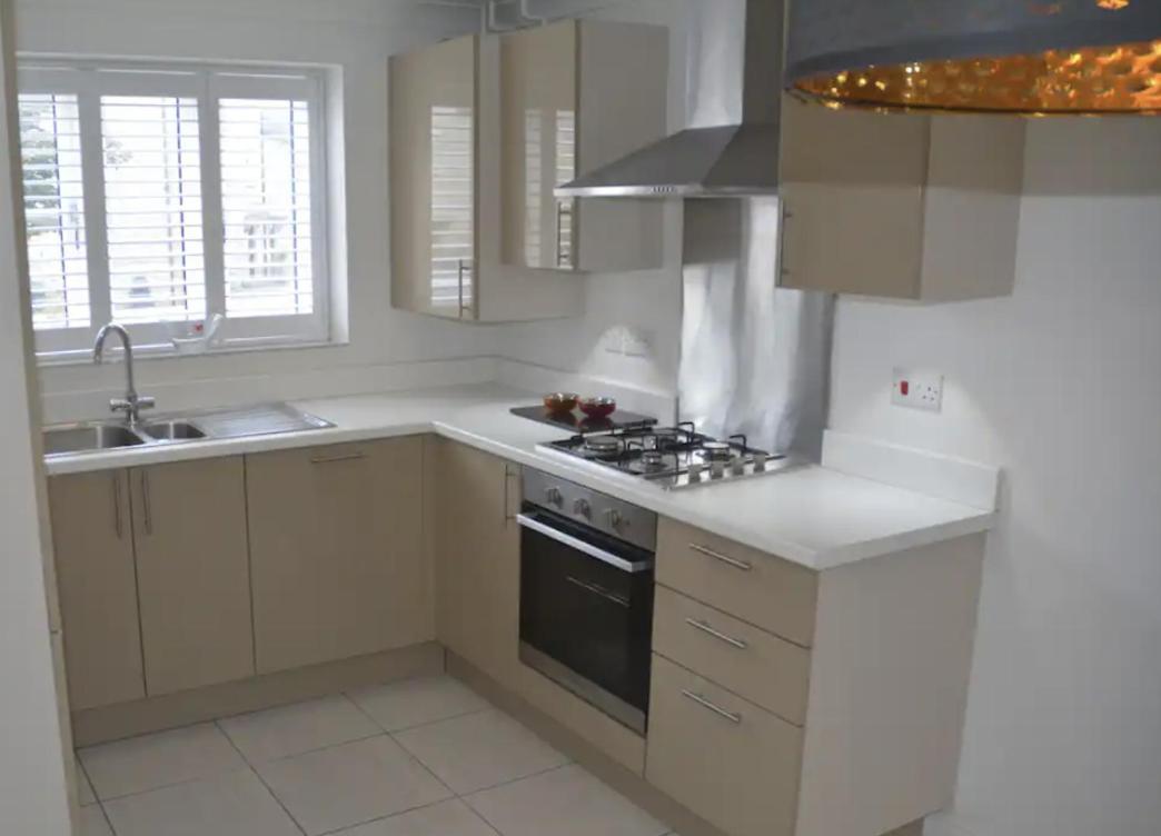 Modern Town House In Cotswolds - 3 Double Bedrooms Witney Exterior foto